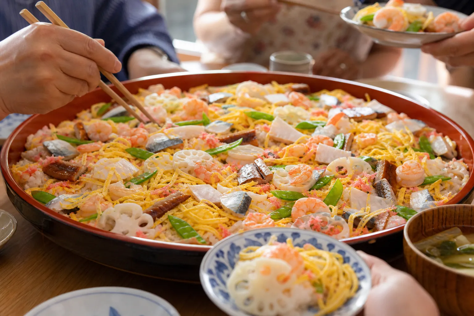 Bara-zushi served in a typical setting